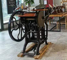 Load image into Gallery viewer, Chandler&amp;Price CP-15 pedal letterpress machine

